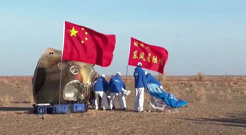 tres-astronautas-chineses-regressam-a-terra-apos-seis-meses-no-espaco tres-astronautas-chineses-regressam-a-terra-apos-seis-meses-no-espaco