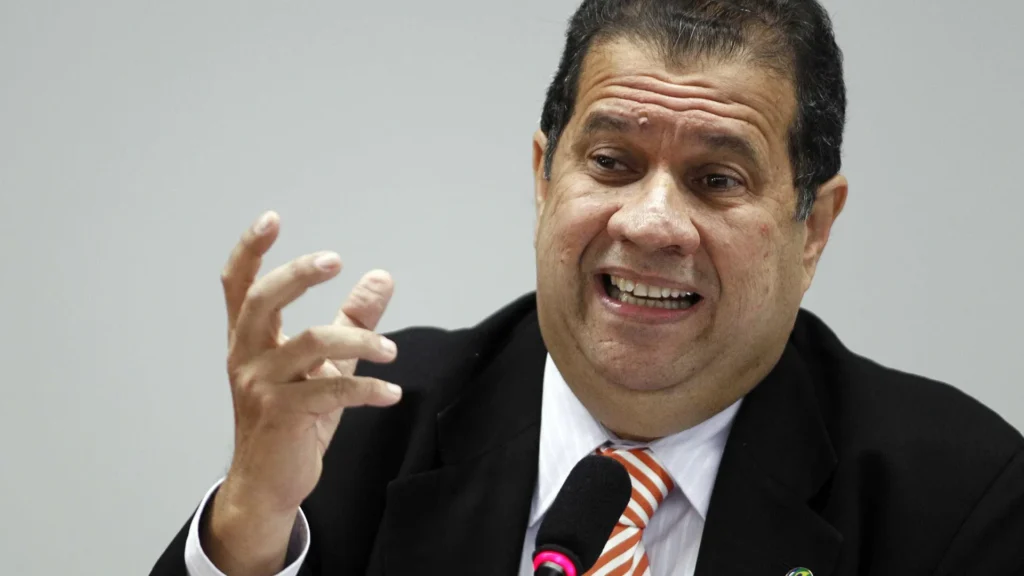 lupi:-inss-nao-deveria-intermediar-relacao-entre-pensionista-e-associacao