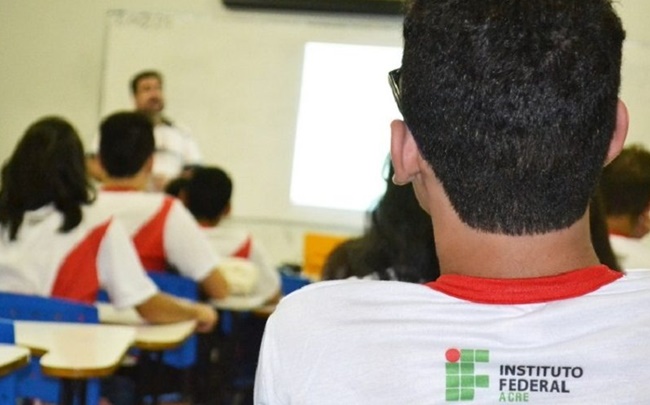 ifac-abre-inscricoes-para-1.300-bolsas-de-auxilio-permanencia-e-passe-estudantil