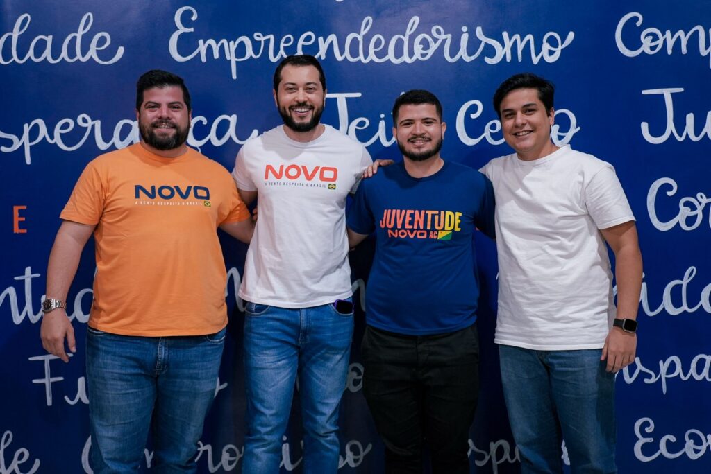 Jarude reúne jovens e empossa novo presidente estadual da Juventude do Partido Novo