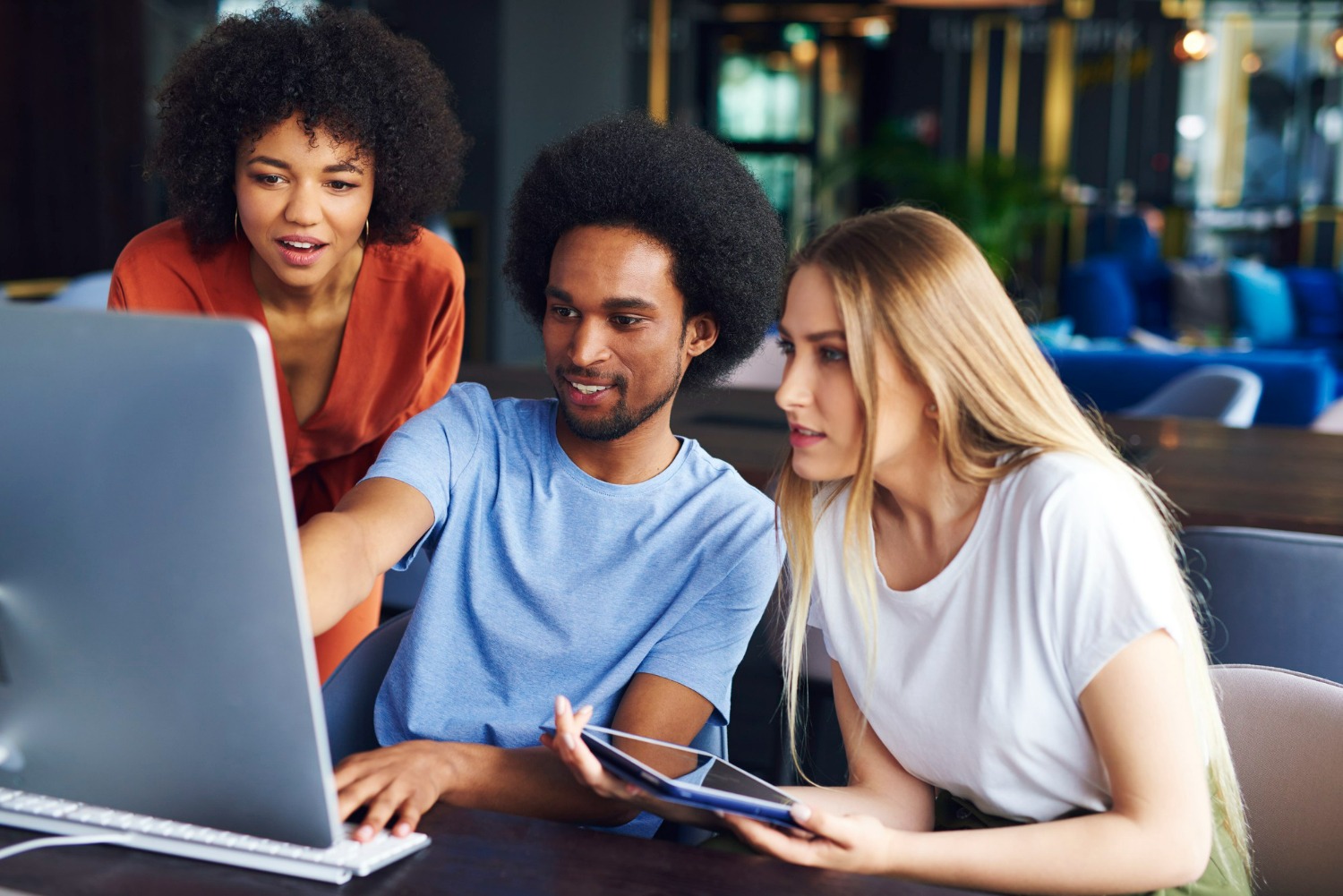 55% dos jovens da Geração Z são os principais responsáveis pelas suas próprias finanças, revela Serasa