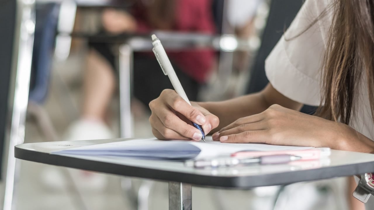 Educação, Concurso