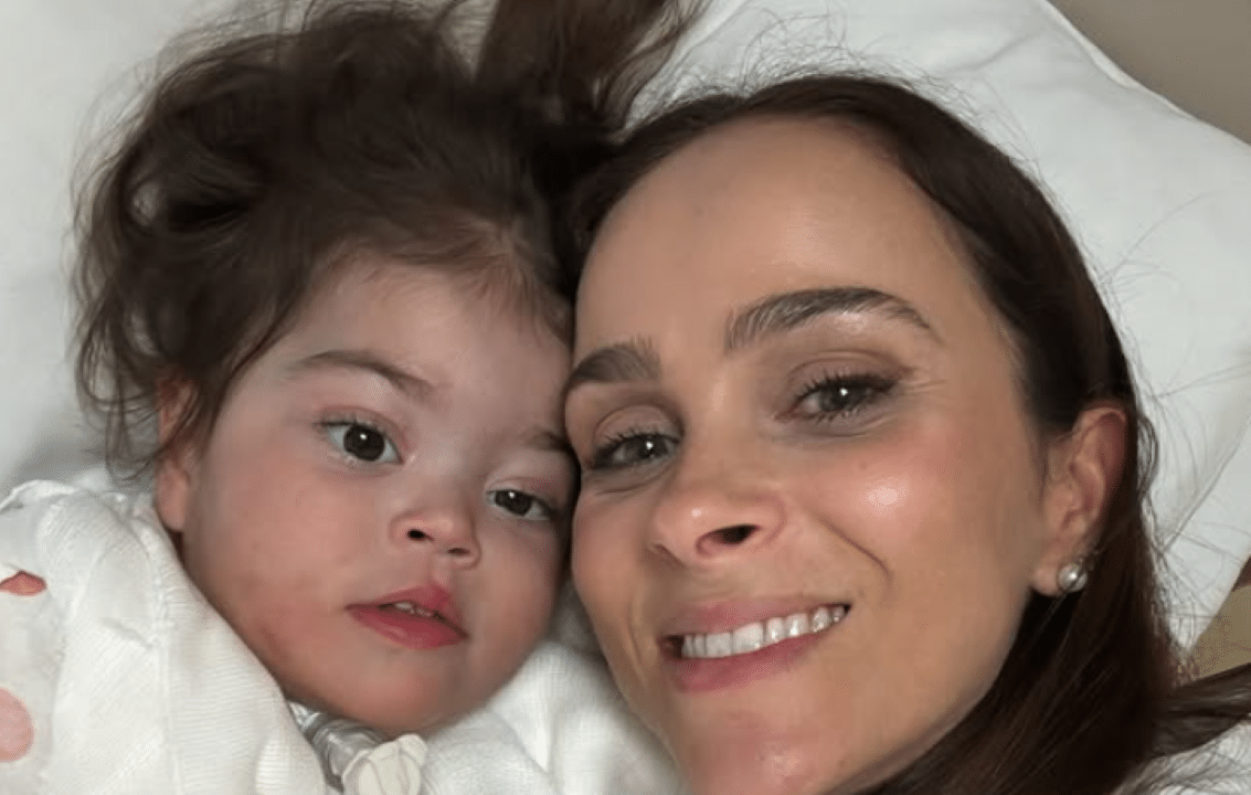 Leticia Cazarré com filha
