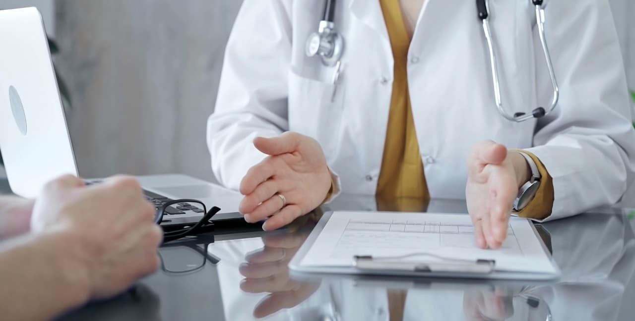 médico