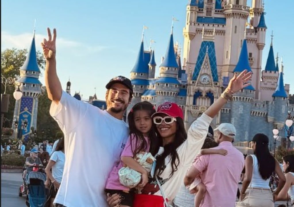 Sabrina Sato e Nicolas Prattes na Disney