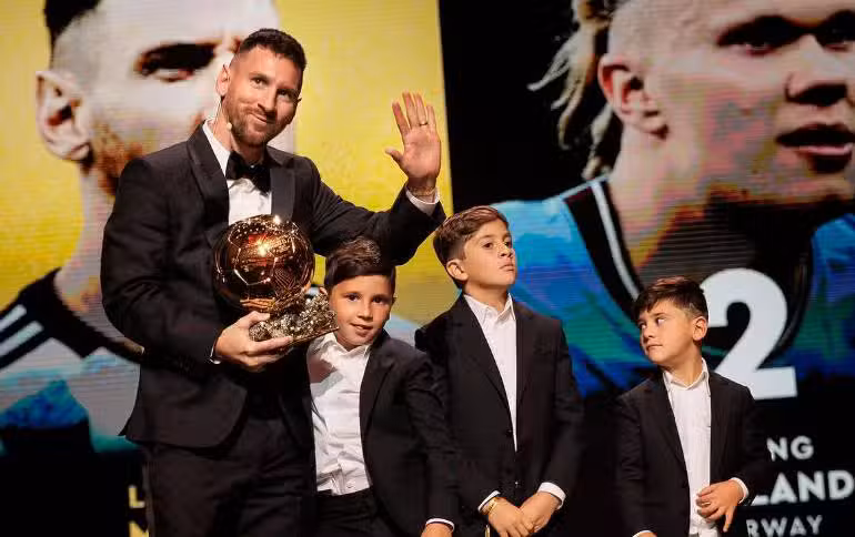 messi bola de ouro fifa