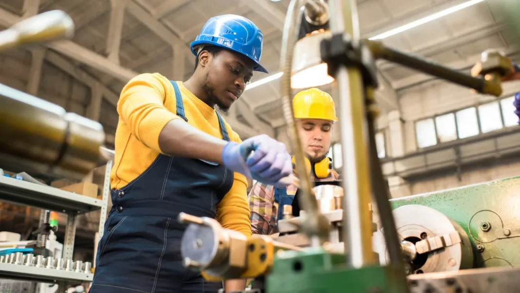 fiesp-projeta-crescimento-de-1,3%-da-producao-industrial-em-2025