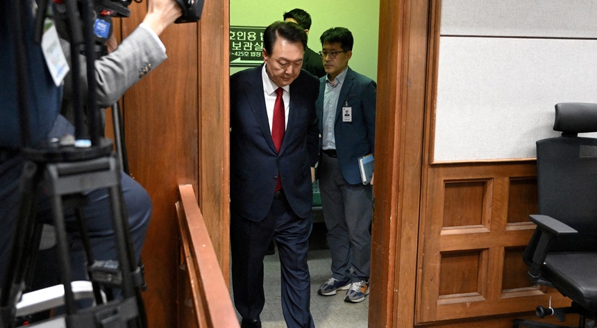 coreia-do-sul.-ex-presidente-deposto-yoon-suk-yeol-acusado-de-abuso-de-poder coreia-do-sul.-ex-presidente-deposto-yoon-suk-yeol-acusado-de-abuso-de-poder