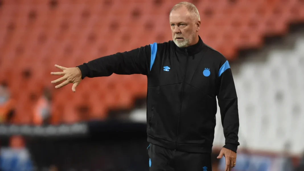 gremio-toma-virada-no-fim-e-perde-para-csa-em-3°-jogo-sem-vitoria de mano