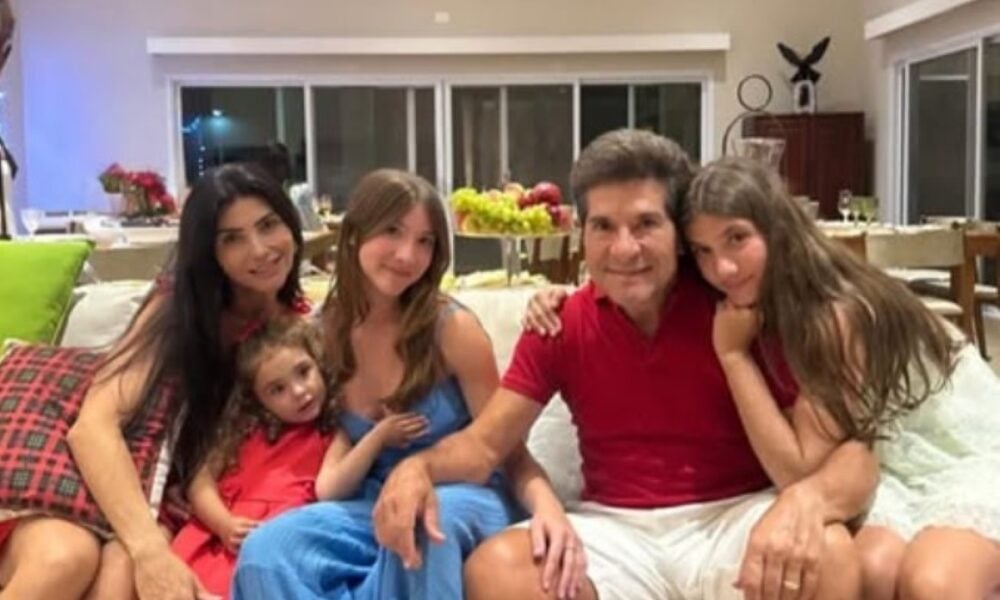 cantor-daniel-compartilha-momento-raro-com-tres-filhas-em-casa-luxuosa-no-interior