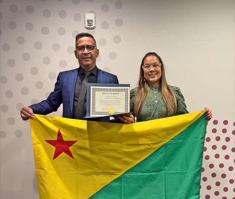 pastores-marquinhos-e-analiza-sao-os-primeiros-do-acre-a-serem-ordenados-por-instituto-dos-eua