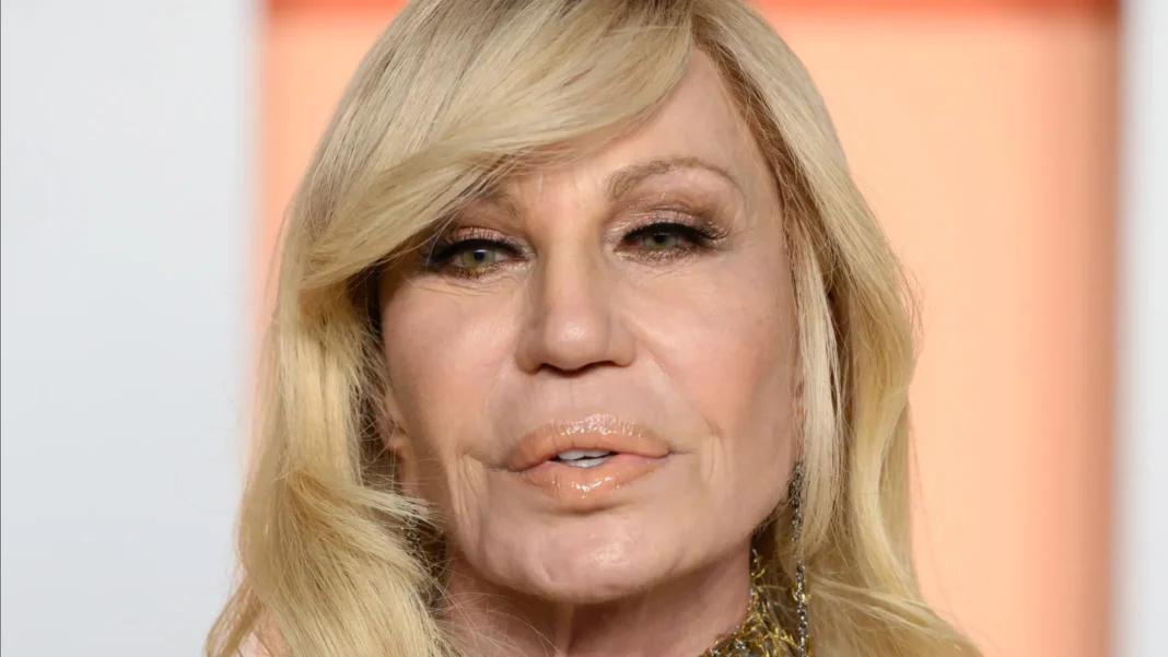 donatella-versace-chega-aos-70-anos-com-legado-fashion-proprio-e-longe-da-sombra-do-irmao