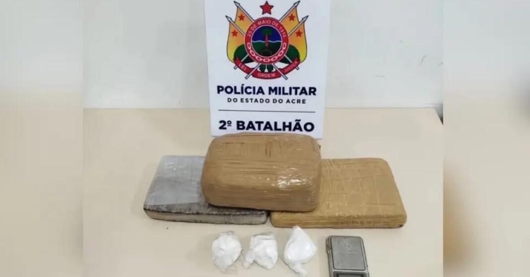 policia-militar-apreende-mais-de-3-quilos-de-drogas-na-cidade-do-povo;-suspeito-fugiu-do-local
