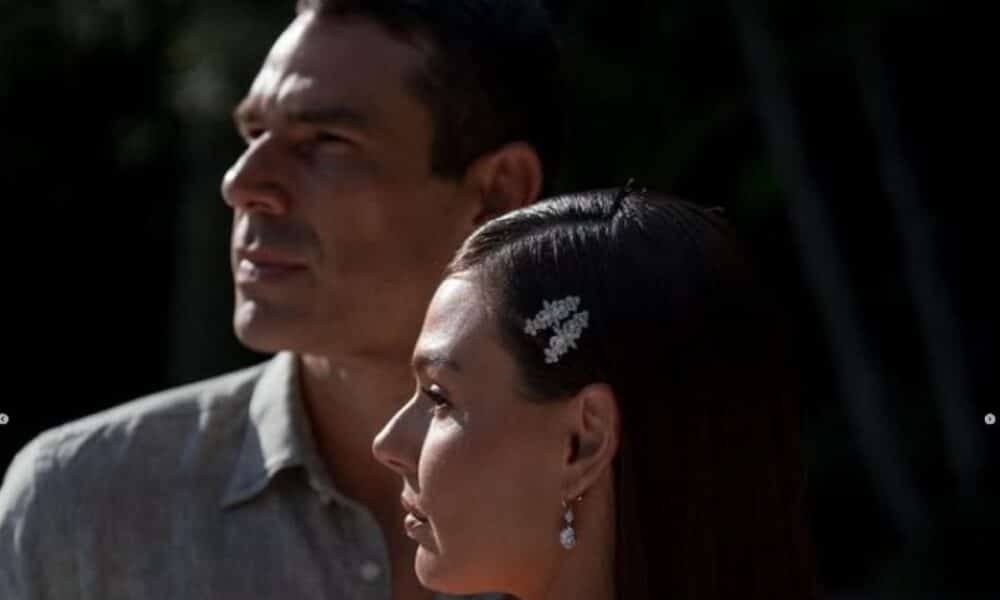 isis-valverde-brilha-com-vestidos-vivienne-westwood-em-casamento-com-marcus-buaiz