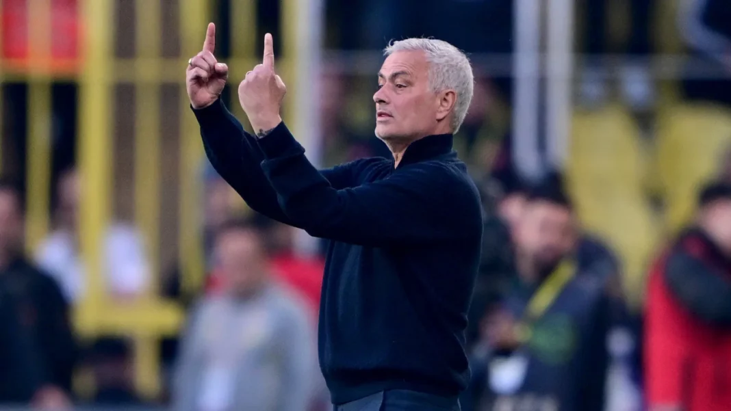 mourinho-critica-arbitragem-apos-derrota-no-classico-de-istambul