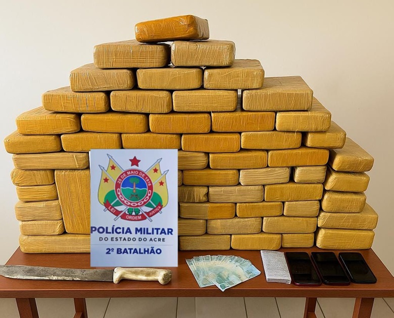 policia-militar-apreende-mais-de-77kg-de-droga-e-prende-quadrilha-na-vila-acre