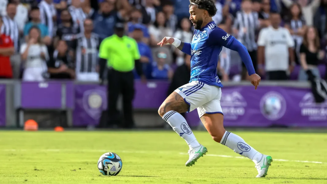 em-jogo-da-‘lei-do-ex’,-gabigol-decide-para-cruzeiro-em-reencontro-com-flamengo