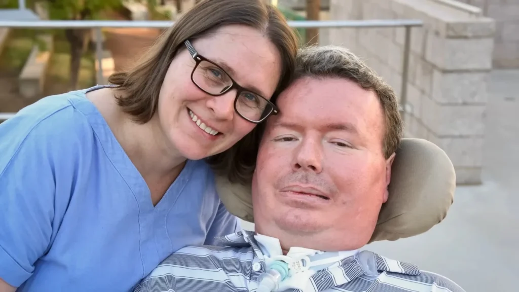 com-chip-da-neuralink,-paciente-com-ela-controla-pc-com-a-mente