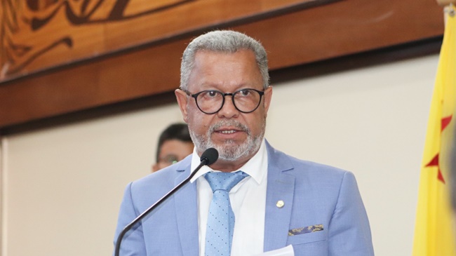 deputado-afonso-fernandes-sera-o-entrevistado-desta-terca-feira-no-folhacast