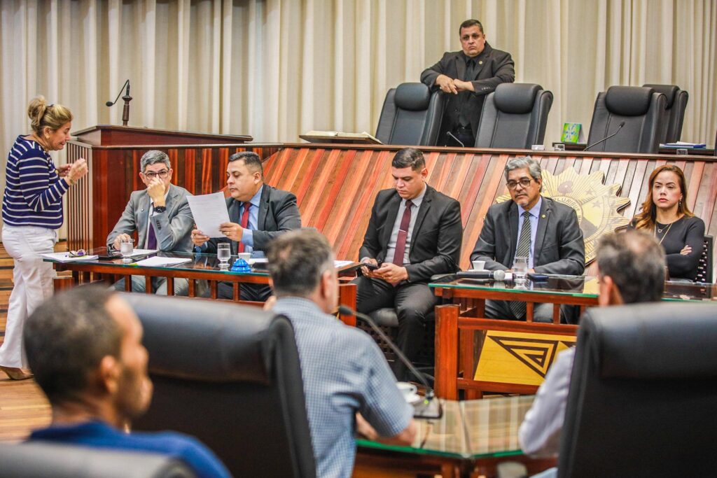 produtores-rurais-e-parlamentares-debatem-pauta-do-boi-em-reuniao-na-aleac