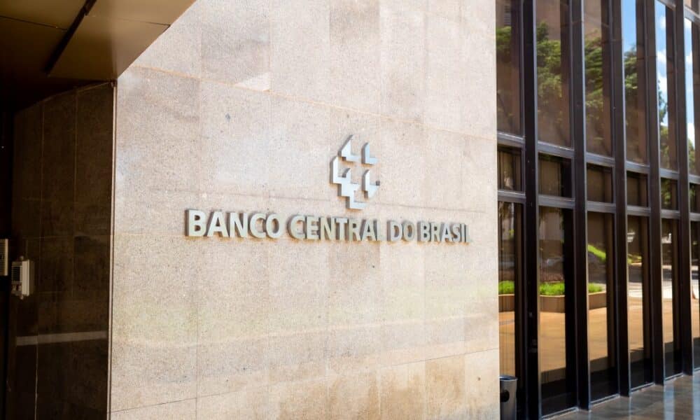 copom-eleva-selic-a-14,75%-em-reuniao-e-sinaliza-pausa-no-ciclo-de-altas
