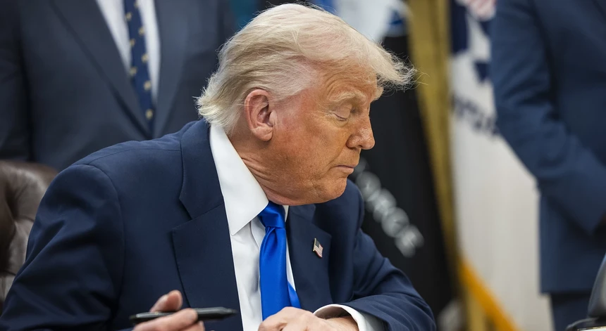 trump-avisa-que-esta-a-chegar-um-“grande-acordo-comercial” trump-avisa-que-esta-a-chegar-um-“grande-acordo-comercial”
