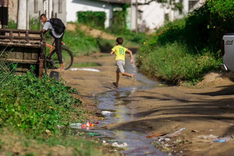 mais-de-60%-das-casas-no-acre-nao-tem-acesso-a-esgoto-e-abastecimento-de-agua