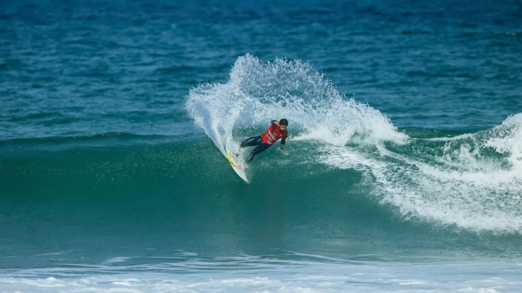 filipe-toledo-da-show-na-australia,-e-luana-deixa-lider-para-tras
