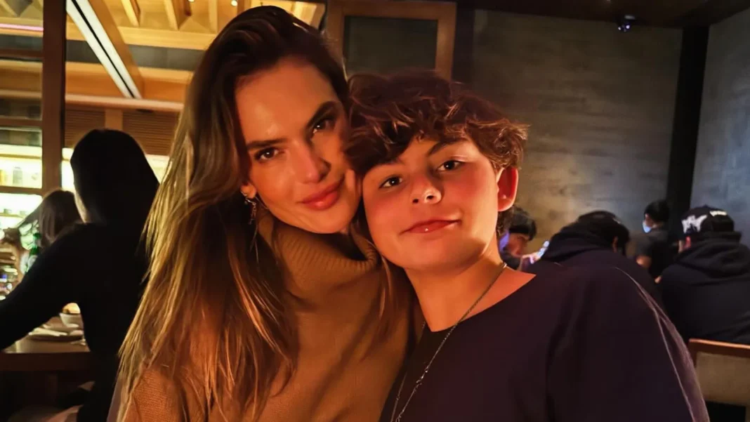 alessandra-ambrosio-posto-rara-foto-com-filho.-“te-amo-infinitamente”