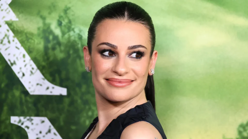 Lea Michele rebate teoria de que não sabe ler e desabafa sobre ódio na internet – Cidade AC News lea-michele-rebate-teoria-de-que-nao-sabe-ler-e-desabafa-sobre-odio-na-internet