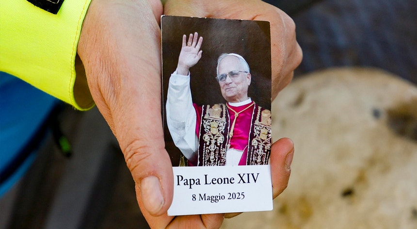 peregrinos-querem-“recordacoes”-do-papa-leao-xiv peregrinos-querem-“recordacoes”-do-papa-leao-xiv