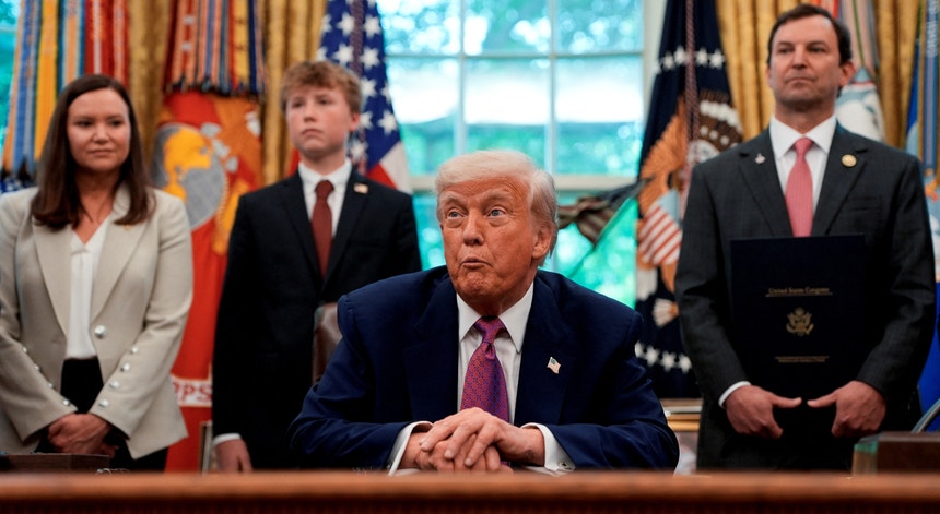 tarifas.-trump-anuncia-“grandes-progressos”-nas-negociacoes-entre-china-e-eua tarifas.-trump-anuncia-“grandes-progressos”-nas-negociacoes-entre-china-e-eua