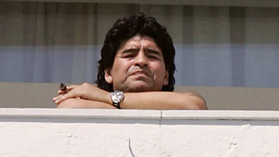 maradona-morreu-numa-‘pocilga’:-‘impossivel-que-o-ouvissem’,-diz-advogado
