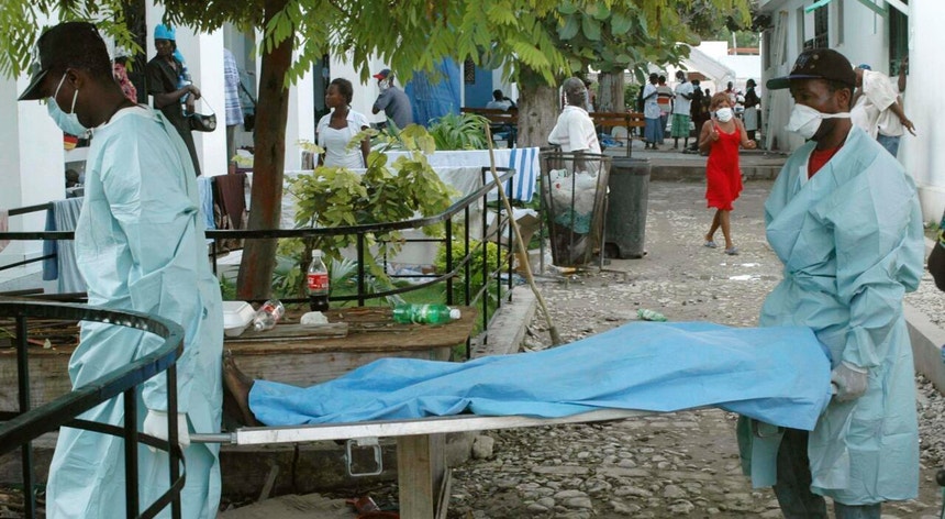 angola-registou-mais-de-600-mortes-por-colera-e-quase-20-mil-casos-desde-janeiro angola-registou-mais-de-600-mortes-por-colera-e-quase-20-mil-casos-desde-janeiro