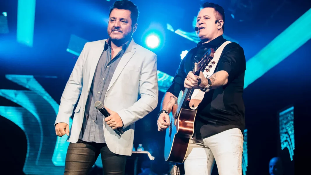 marrone-‘passa-bem’-apos-bater-com-a-cabeca-no-palco-em-show,-mas-permanece-internado