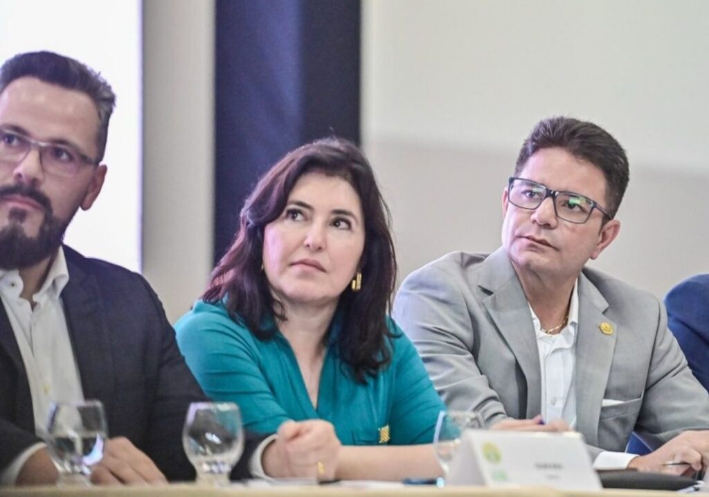 ministra-simone-tebet-suspende-visita-ao-acre-para-tratar-de-rota-comercial