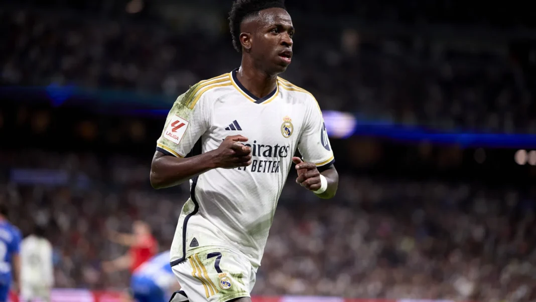 vini-jr.-sofre-entorse-no-tornozelo-e-pode-perder-despedida-de-ancelotti