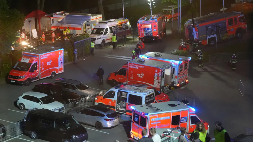 invasao-de-campo-em-hamburgo-deixa-44-feridos-e-25-hospitalizados