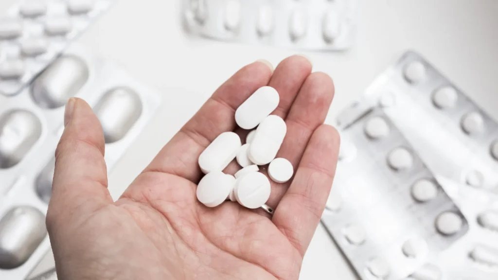 medico-deixa-aviso-serio-sobre-uso-de-ibuprofeno-e-paracetamol