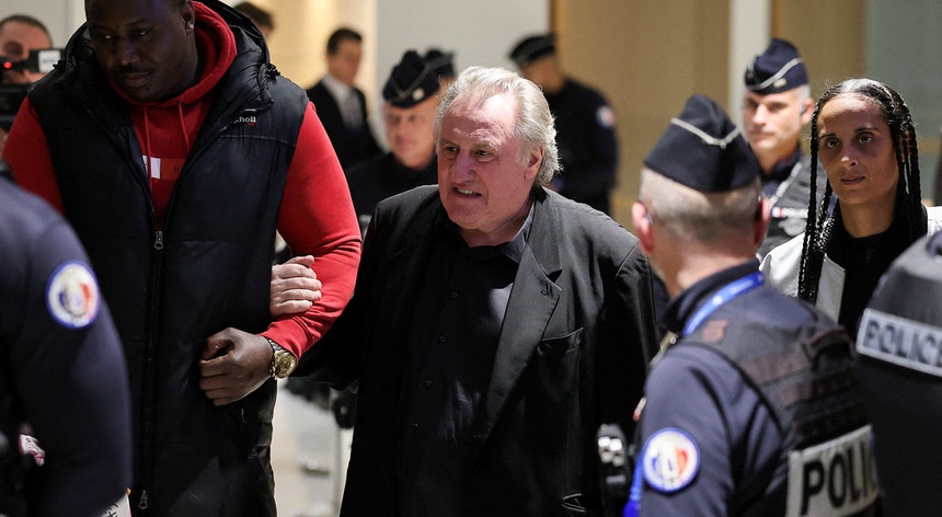 agressao-sexual.-gerard-depardieu-condenado-a-18-meses-de-prisao-com-pena-suspensa agressao-sexual.-gerard-depardieu-condenado-a-18-meses-de-prisao-com-pena-suspensa