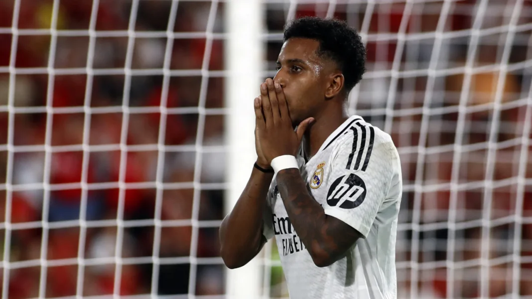rodrygo-deixa-treino-com-lesao,-e-ancelotti-comenta-recuperacao-do-atacante