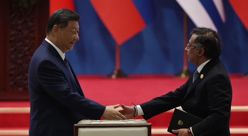 petro-e-xi-discutem-adesao-da-colombia-a-iniciativa-faixa-e-rota petro-e-xi-discutem-adesao-da-colombia-a-iniciativa-faixa-e-rota