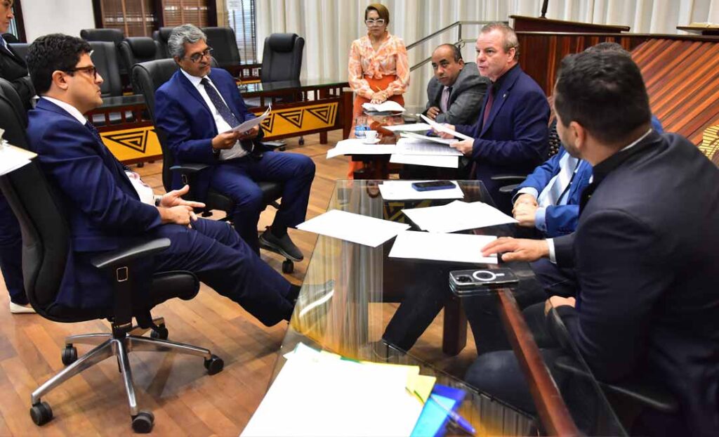 tj-do-acre-propoe-aumento-de-4,83%-a-servidores;-ccj-da-aleac-aprova-e-pl-vai-para-votacao