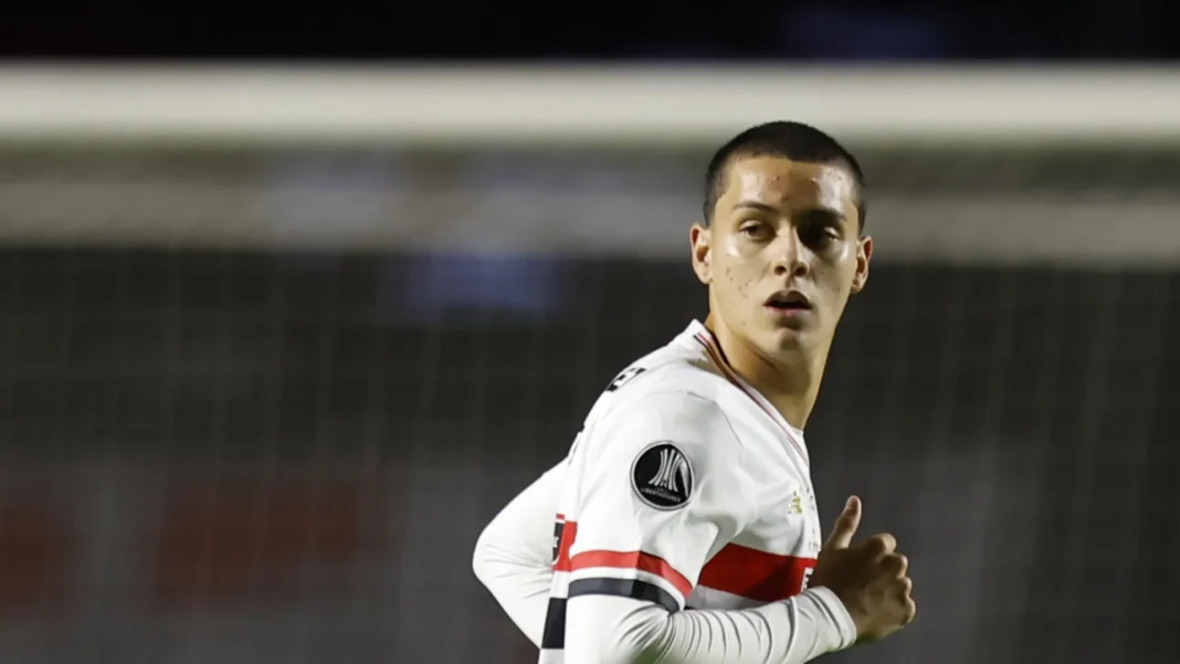 lucca-nao-esconde-euforia-pelo-primeiro-gol-pelo-sao-paulo:-‘noite-magica.-sonho-de-crianca’
