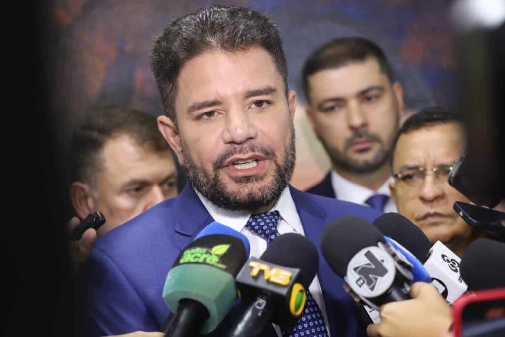 gladson-envia-proposta-da-loa-para-aleac-com-orcamento-de-r$-12,4-bilhoes-para-2026