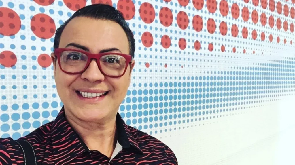 ex-bbb-dicesar-vira-recepcionista-de-idosos-em-aeroporto-de-sao-paulo