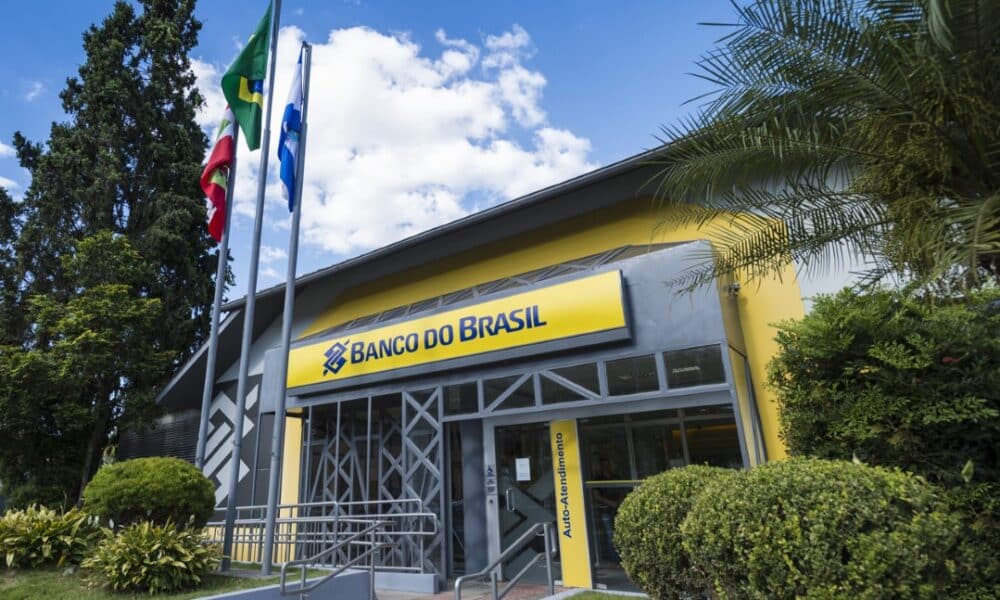 lucro-do-banco-do-brasil-(bbas3)-recua-para-r$-7,3-bi-no-1t25-com-pressao-de-custos-e-inadimplencia
