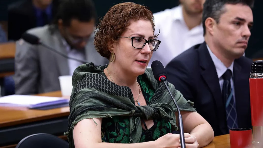 carla-zambelli-diz-que-nao-sobreviveria-na-cadeia