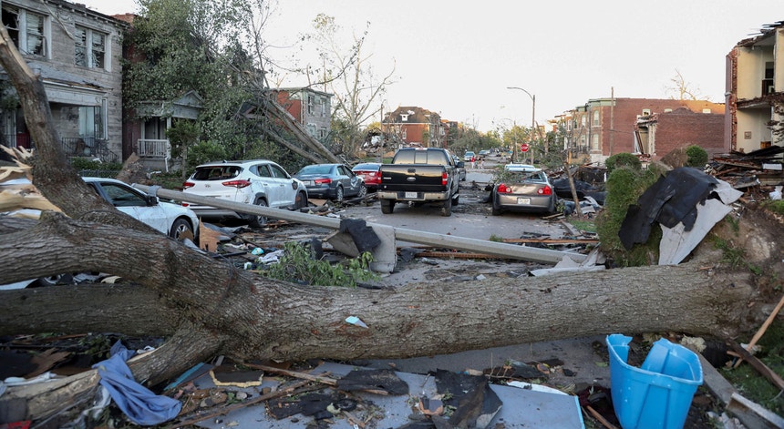 eua.-sete-pessoas-morreram-com-fortes-tempestades-provocadas-por-tornados