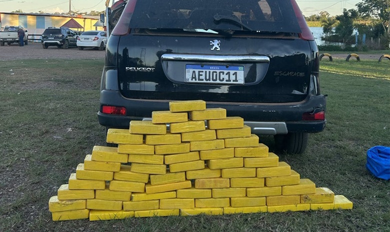 policia-militar-prende-dupla-e-apreende-90-kg-de-drogas-em-ramal-da-transacreana